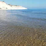 Проживание в семье Mediterranea